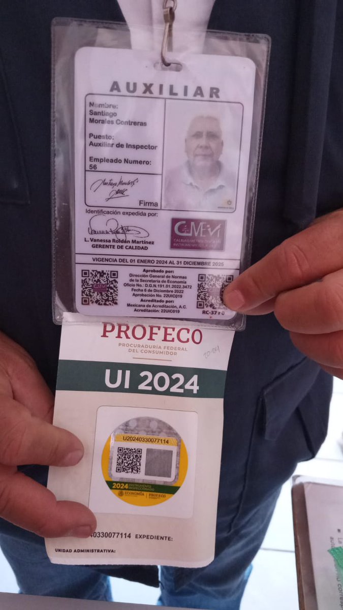 Saltillo_Vigila's tweet photo. Se reportan a estas personas que se hacen pasar por personal de @Profeco. Lo hacen en diversos puntos de la ciudad de #Saltillo. Ayer y hoy se presentaron por colonias del oriente (Zaragoza, Mirasierra...) @policiasaltillo @FGECoahuila https://t.co/KWDAV0Mkck