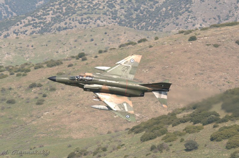 MyronGian's tweet photo. Recce Phantom flying low
#ΠΑ #πολεμικήαεροπορία #348μτα #φαντομ #βιετναμ #παραλλαγή #HAF #hellenicairforce #f4 #348trs #phantom #fighterjets #jetfighter #lowlevel #aviationphotography #f4phantomii #militaryaviationphotography #nikonphotography #d300 #phantomphriday #reccephantom https://t.co/jYnDhGIu7i