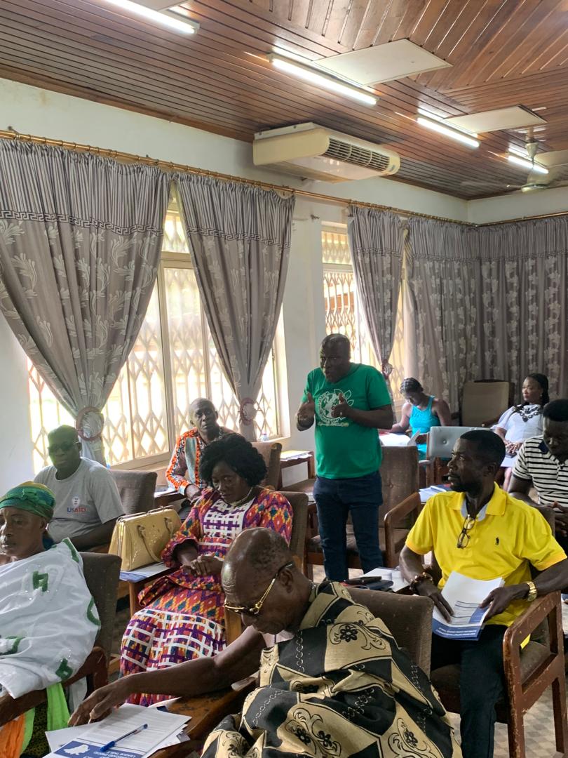 CDDGha's tweet photo. On to the Next!

The #MDDS train has made successful stops at Wassa East and Obuasi for district-level dissemination of the MDDS report.

Next stop: Bibiani-Anhwiaso-Bekwai Municipality on June 10.

The team engaged with key members of the Assembly, mining companies, traditional authorities, CSOs, minority groups, and the local management committee (LMCs) to disseminate and deliberate on the findings from the district-specific reports. 

The team further engaged with community social accountability groups to plan for the upcoming capacity-building workshop on how to monitor the utilization of mineral revenues in their districts/municipalities.

Join the conversation for better utilization of our mining royalties.

#RevenueAccountability
#MiningScorecard
