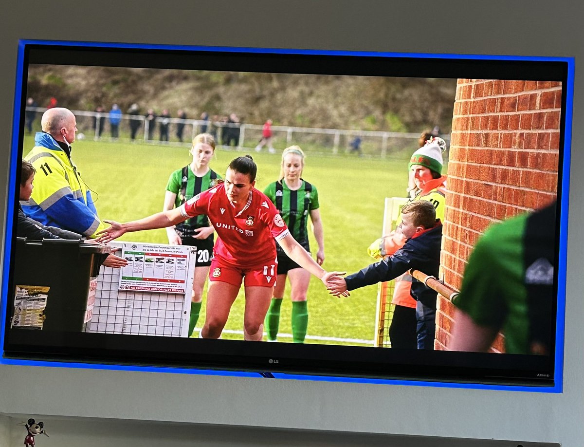 nickyc15's tweet photo. We’re often on @WrexhamFX separately but in episode 7 the Cunninghams shared the screen! ❤️🤣 https://t.co/OqEfS02lqa