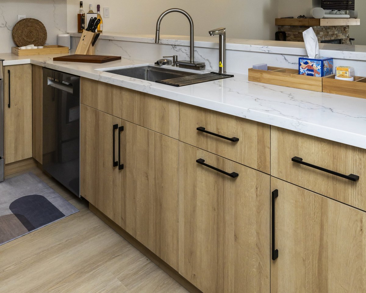KassaCabinetry's tweet photo. Kitchen Project from KASSA
Key Features:
✅Pacific Sunset + Contem White Cabinet
✅Quartz Countertops Ariston White
✅Slatted Wall panel
📞(408) 837-3899
🌐https://t.co/0n9cXVfVEZ
#kassa #kitchenrenovation #beautiful #countertops #pacificsunset #wallpanel #sanjosecalifornia https://t.co/2nHe46PaBG