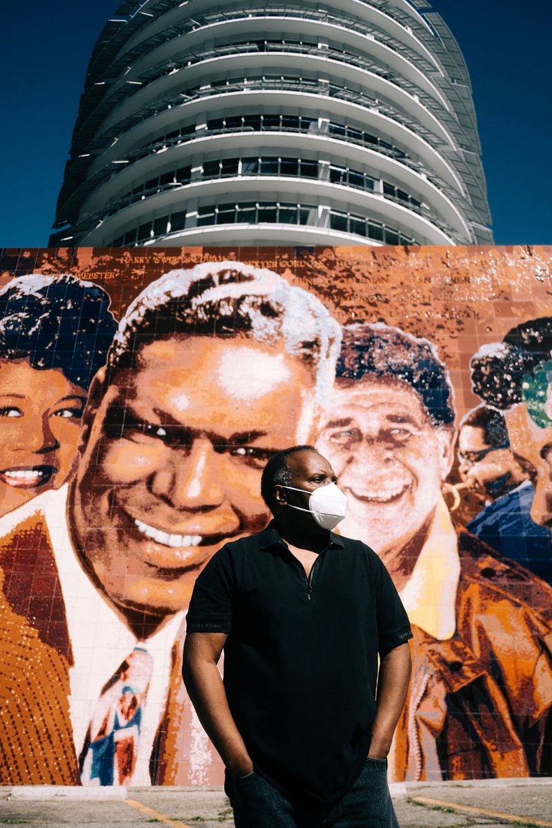 ByPatrickGreen's tweet photo. “The subject matter of my work celebrates the people of Los Angeles. It’s a visual acknowledgement and/or record of the importance of people and their contribution to the development of this city.” - #RichardWyattJr https://t.co/J8WtEGP5za