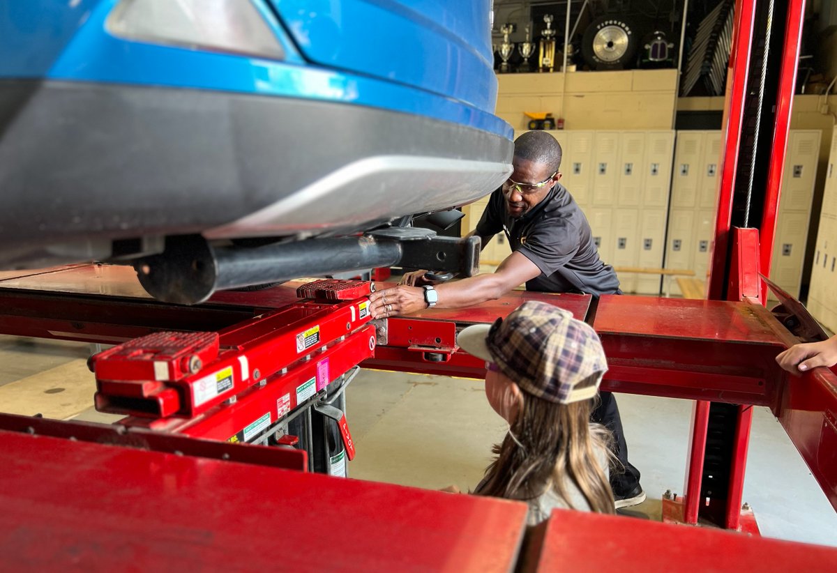CentralNine's tweet photo. This year, our Nineovations Summer Camp highlighted five of our programs! Auto Services, Medical Assistant, Landscaping, HVAC, and Fire &amp; Rescue! https://t.co/hp0EzFNhJW