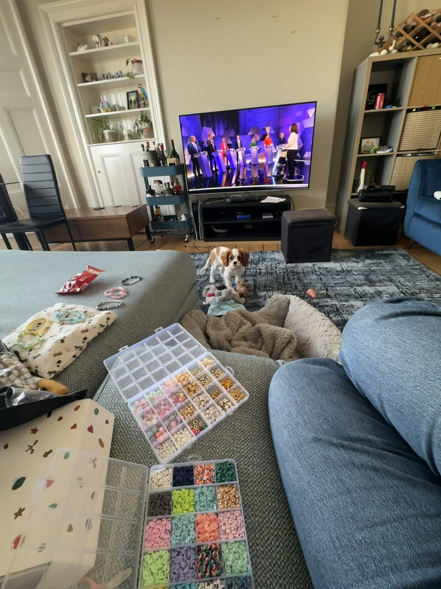 Me in a picture:
🗳️General Election debate 
🐶 Puppy dog
💃🏻Making Taylor Swift friendship bracelets

I’m typically talking about one of these 3 things 🤣