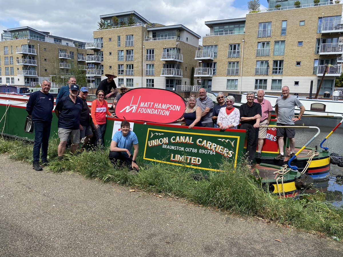 garysherrard66's tweet photo. Super-human effort from some super humans to conquer 100 miles and 100 locks of the Grand Union Canal to have our @Hambofoundation  boats ready for #Walk4Matt https://t.co/Y7oKYG2R8H
