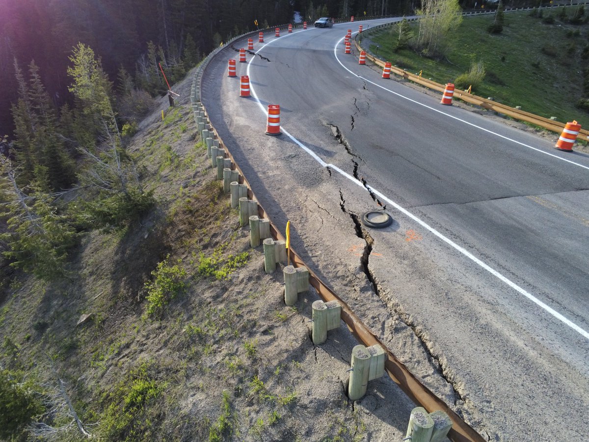 dfilpulaankney's tweet photo. This comes after discovering a crack on Teton Pass yesterday, in a different area of the pass, due to a landslide. Runoff season is causing a tough couple of days for WYDOT.  

Check out  https://t.co/CPAWHZgpOk for continued updates. https://t.co/H4C2hUeMpe