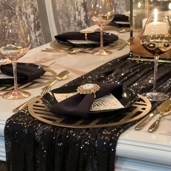 bostonsenuma's tweet photo. 🐍— Para finalizar el ciclo escolar y a modo de despedida a la líder de la fraternidad 𝐃𝐞𝐯𝐢𝐤𝐚 𝐒𝐚𝐞𝐥𝐢𝐦, Senuma ofrece una cena para todos sus miembros, deseando que disfruten sus vacaciones. https://t.co/VfMNgilFLN
