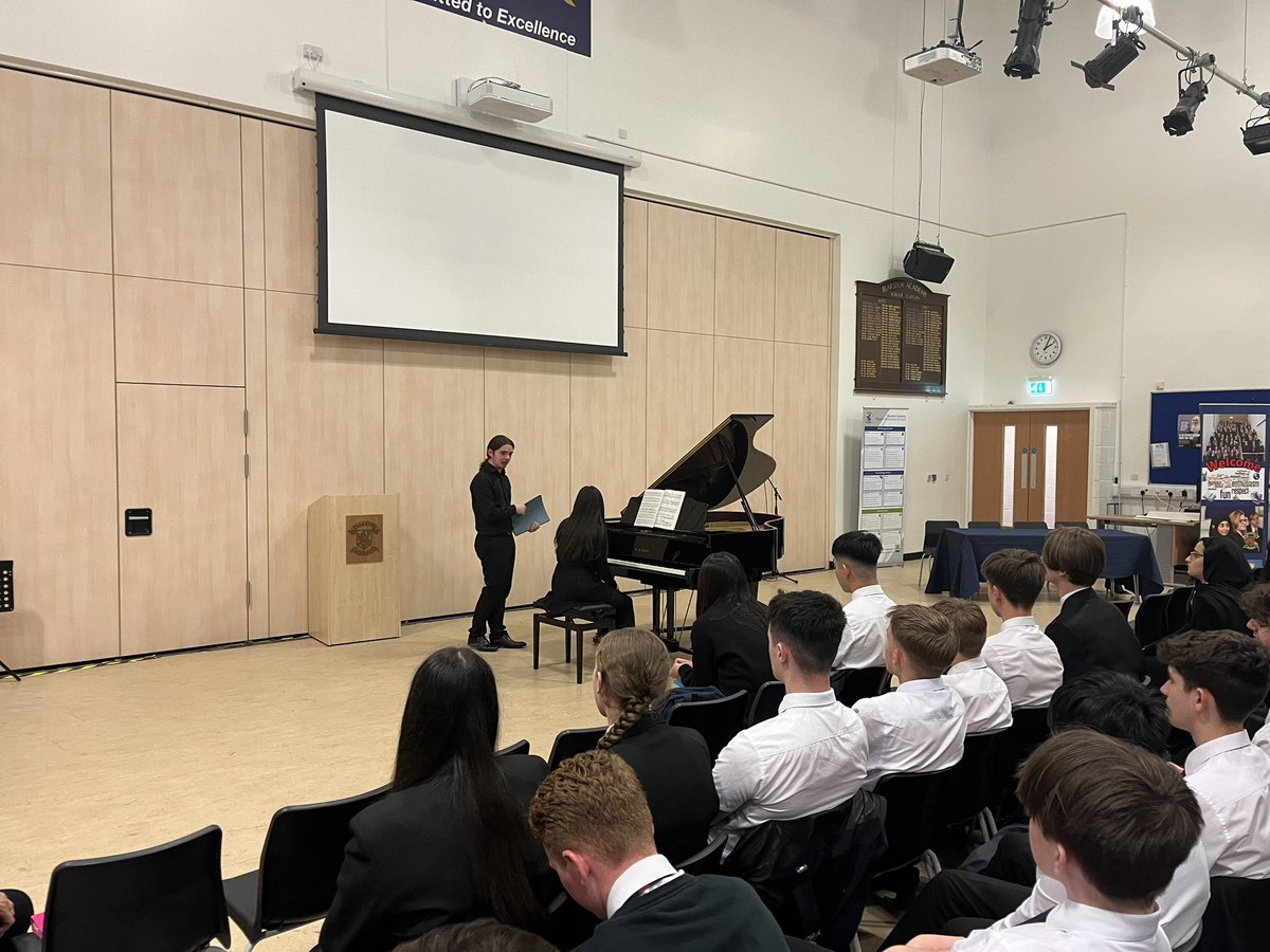 BA_MusicDept's tweet photo. What a fantastic afternoon of music making!! Well done to our three amazing musicians who took part in our piano masterclass with former pupil Tom Heaney. Thank you Tom for all your advice as well as treating us to some wonderful music. @Bearsden_Guid @BearsdenAcademy https://t.co/X48yGuGS4J