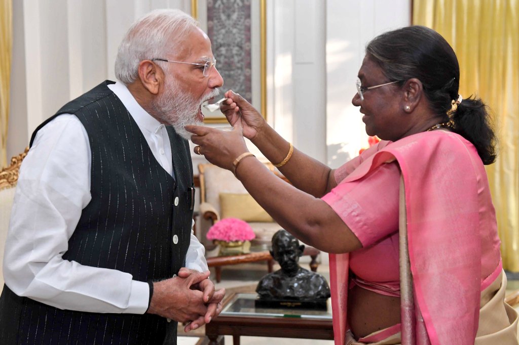 आरंभ है प्रचंड।