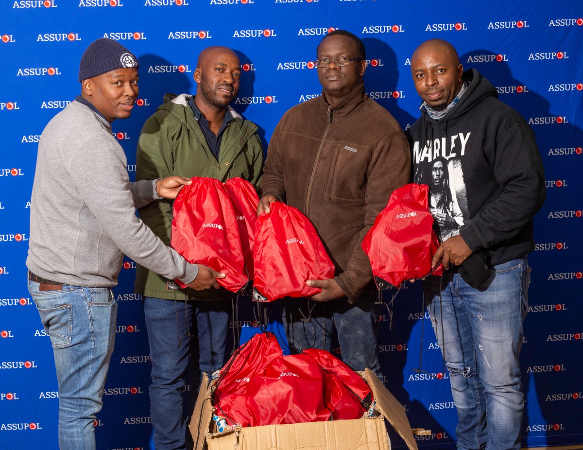 Mabzmhlanti's tweet photo. 50 school shoes donated to New Ermelo primary school, Mpumalanga. Thank you A team @AssupolLife @nabalabantfu @TshephoLedwaba2 @sbudaknoxx photography
#Thenabaway #assupollife #Ateam https://t.co/FmluhGmFTu