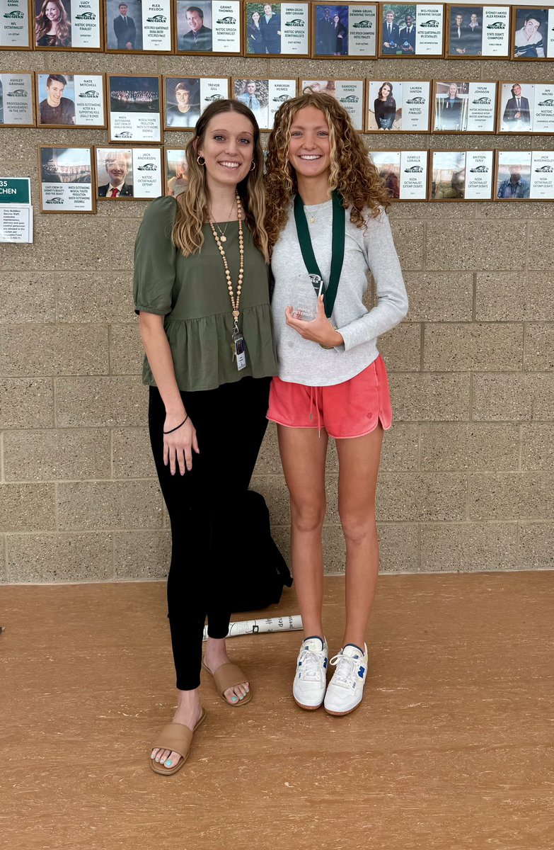 LSWVB's tweet photo. In the summer all girl sports teams work out together to help build overall athleticism! It also helps promote multi sport athletes like our Piper Petersen! She was recognized as the female sophomore athlete of the year! She participated in vball, bball, and track! Proud of her💚 https://t.co/5RX7fWkDL8