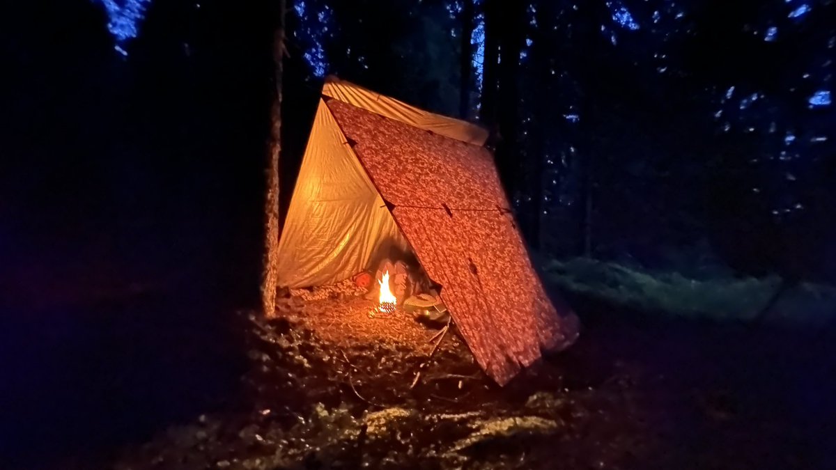 SwissBushcraft's tweet photo. Heated Tarp Shelter in Rainy and Wet Conditions / Bushcraft Shelter Off Grid Cooking Survival Skills
https://t.co/ZOkCGqpYEk https://t.co/oM8rPK9AfT