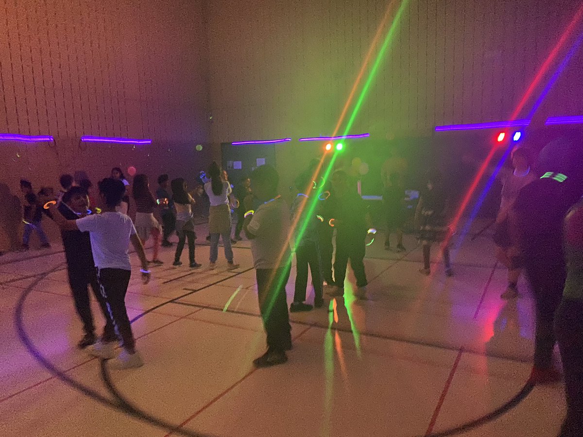 WOorcas's tweet photo. Thank you @ash_finlay13 and our amazing parent  &amp; student volunteers for organizing such a fun event for our grade 3 and 4 students! #orcaproud https://t.co/KJyVrkx2EN