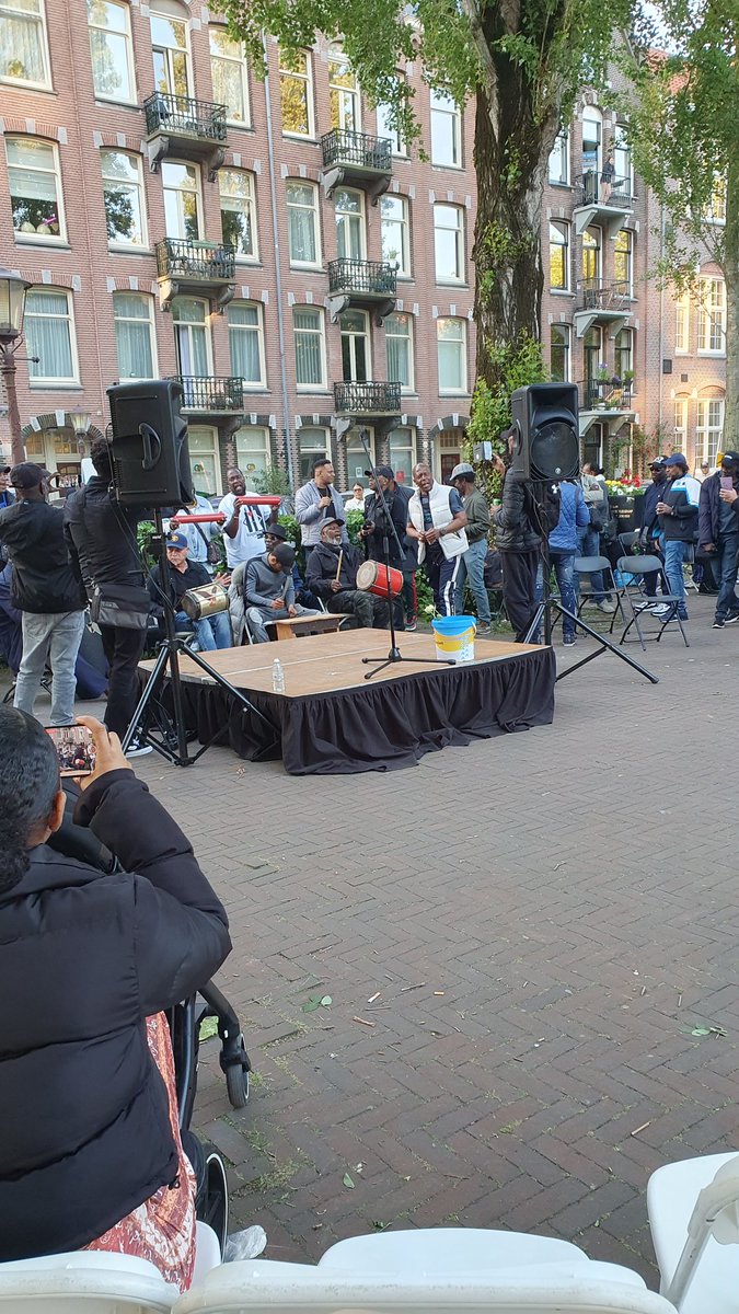HenkBakboord's tweet photo. Herdenking vliegramp Suriname 7 juni 1989. 's-Gravensandeplein Amsterdam.
R.I.P #PercyStuart🙏🏾😔
#VliegrampZanderij https://t.co/e5Plnz7dFB