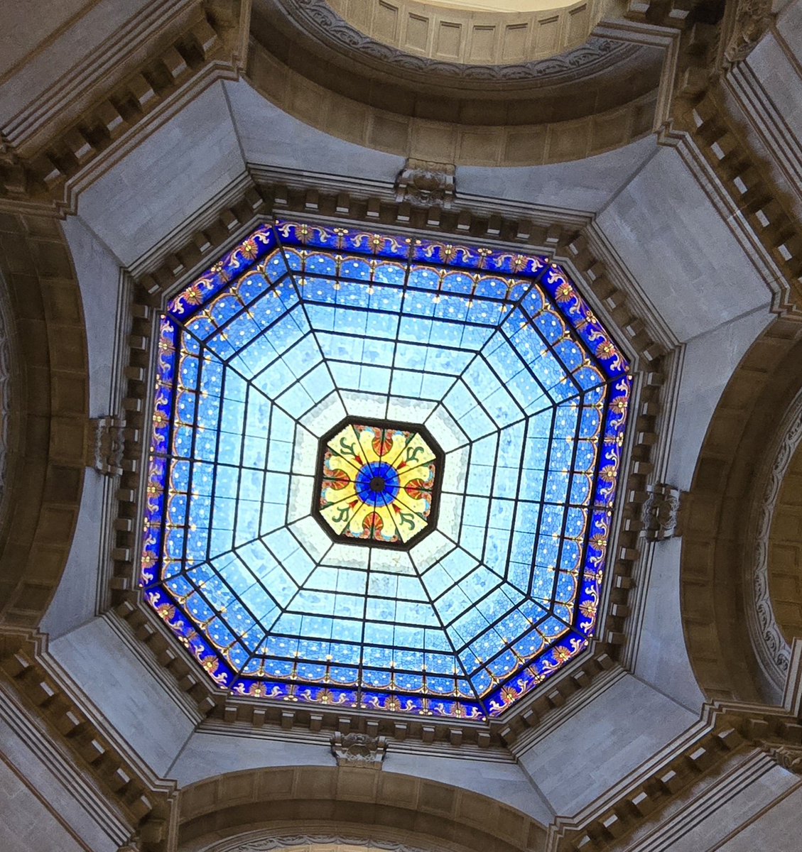 Hoosier47906's tweet photo. #CapitolTour Rep Chris Campbell @campbellh26 gave me a tour of the statehouse and lunch ( one of my bid items from WLSEF @wlsef dinner).
@ISTAmembers https://t.co/i234owEe1X