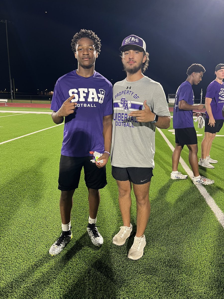 Jerome_woods27's tweet photo. Had a great day at @SFA_Football camp with the team.Thanks for the opportunity @CoachCarthel💜💜.@COACHLANGSTON75 @WRCoachNikk https://t.co/5y2S4bJ9Hj