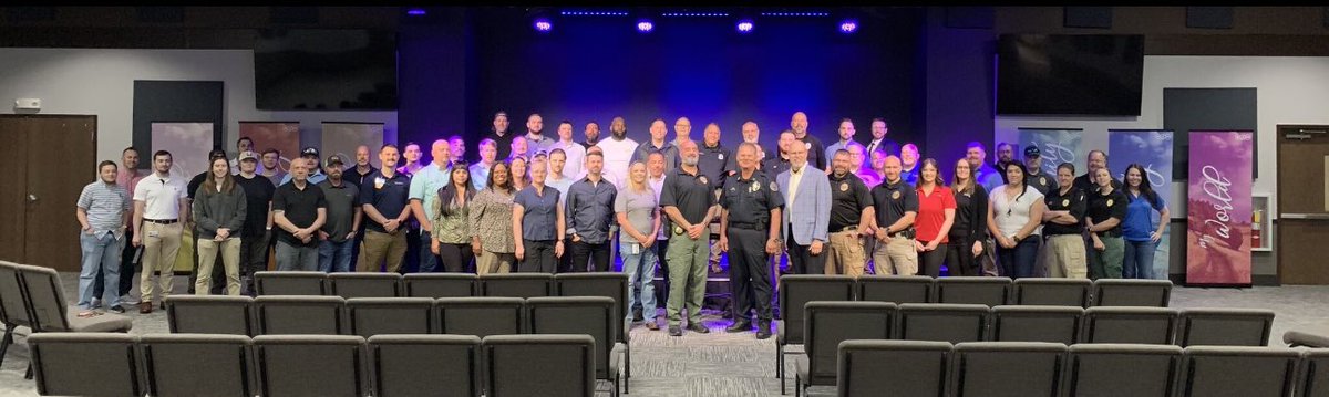 tennorca's tweet photo. Last month, TNORCA Vice President Lt. Matt Lawson spoke at the Upper Cumberlands ORC Intelligence Meeting with Glen Alred. Thank you to Chief Armour and the Algood Police Department for hosting!

#TNORCA
#privateandpublicpartnerships
#lawenforcement #assetprotection
#ORC #Fraud https://t.co/drMLD0ZMJ5