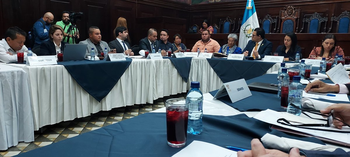 JorgeRaulCruzV's tweet image. Participando en representación del #ConsorcioPorElFortalecimientoDemocrático en las consultas del @CongresoGuate a los #Ciudadanos en relación a la #LEPP.

El diálogo y debate construye #Democracia.

#Guatemala