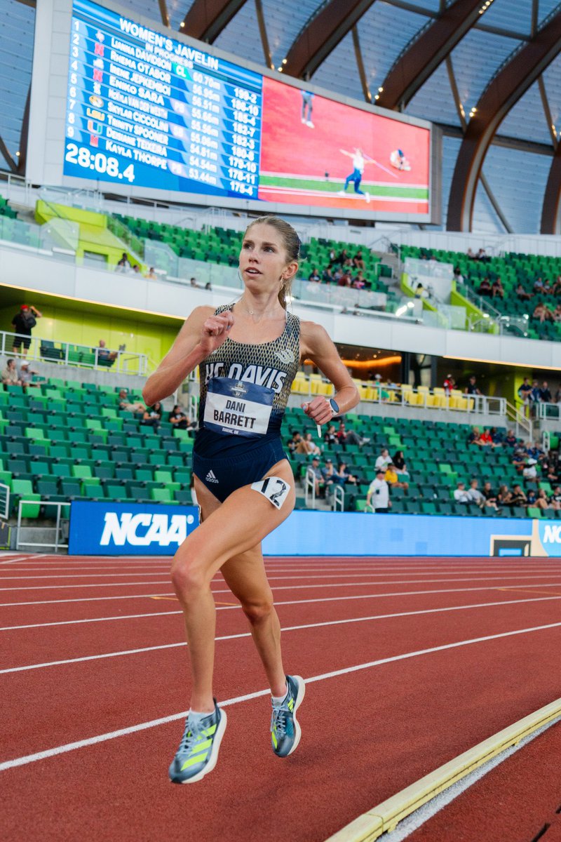 Emy_Reed's tweet photo. So proud of Dani for her All American 11th place finish in the 10,000m! There is nothing better than seeing your athlete achieve their dreams! #goags #UCDistance https://t.co/bHusOsRjrh