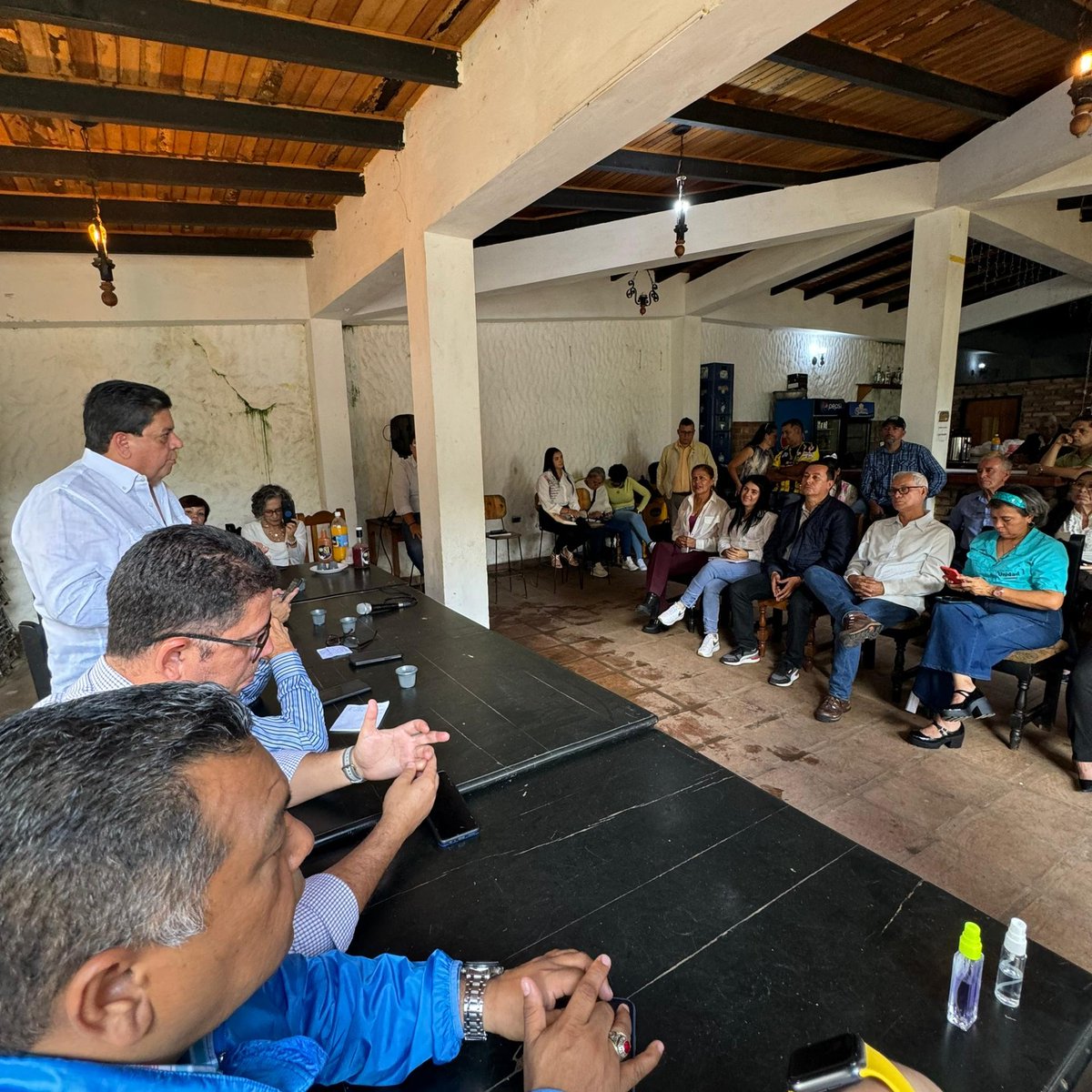 ADOrganizacion_'s tweet image. #7Junio | Nuestros compañeros de la Dirección Nacional de nuestro partido @ADemocratica, @PieroMaroun, @edgarzambranoad, @williamsdavila, @franciscovra, @Milagroseulate, @cleverlaraad visitaron San Cristobal en el Estado Táchira junto al Comité Ejecutivo Seccional del partido.