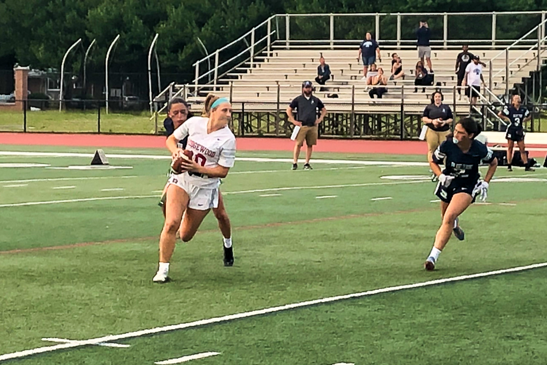 TAPRidgewood's tweet photo. Hey MetLife, it's us again! 🏈🏆
For the second straight year, the Ridgewood flag football team has advanced to the championship game at MetLife Stadium next week!
Read about the game here 👉 https://t.co/L1irObXTbX
#Ridgewood | #BergenCounty | #LocalNews | #TAPinto https://t.co/41wurm5aoP
