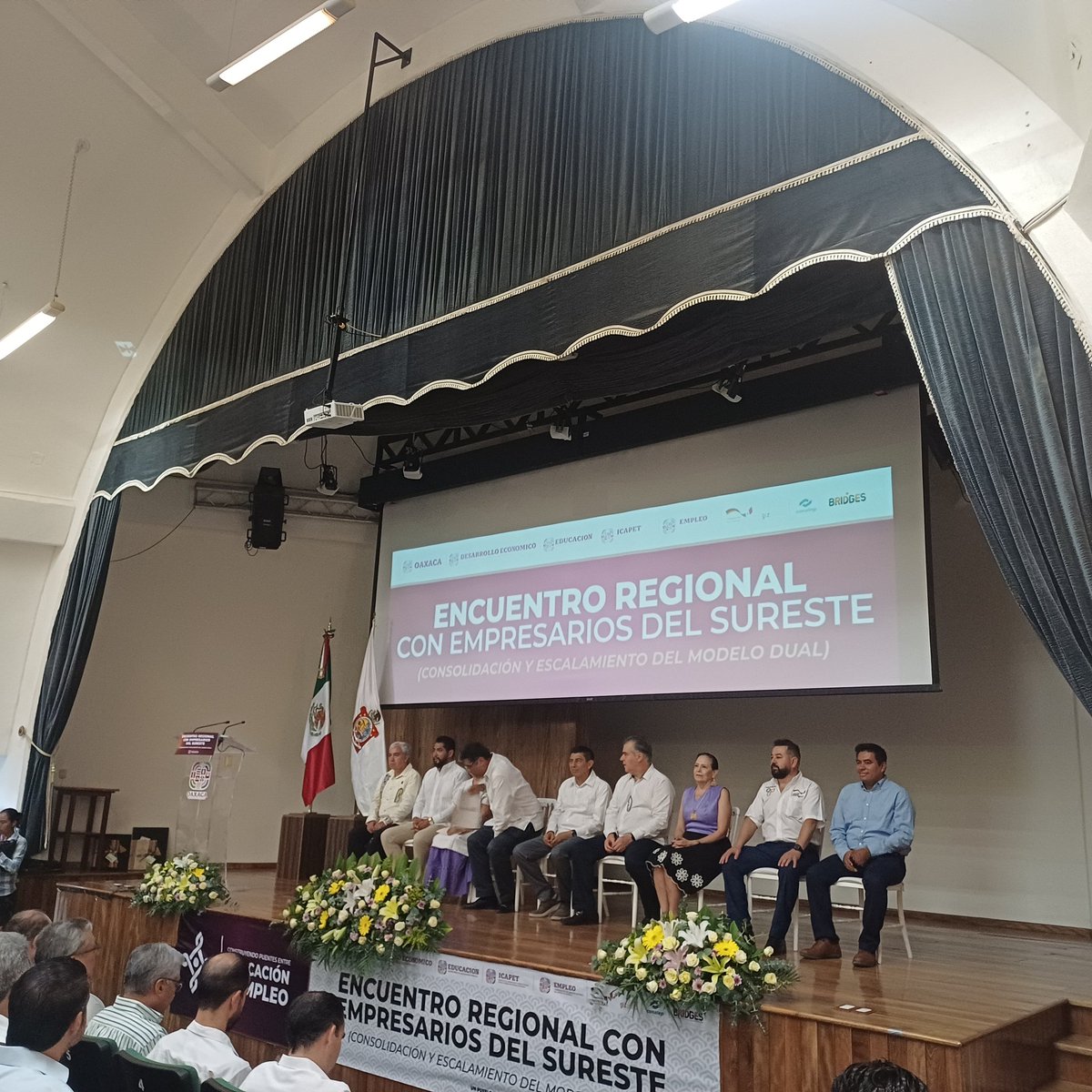 MiPLEytu's tweet image. Encuentro #ModeloDual #Oaxaca. Sede #UMAR #Huatulco.