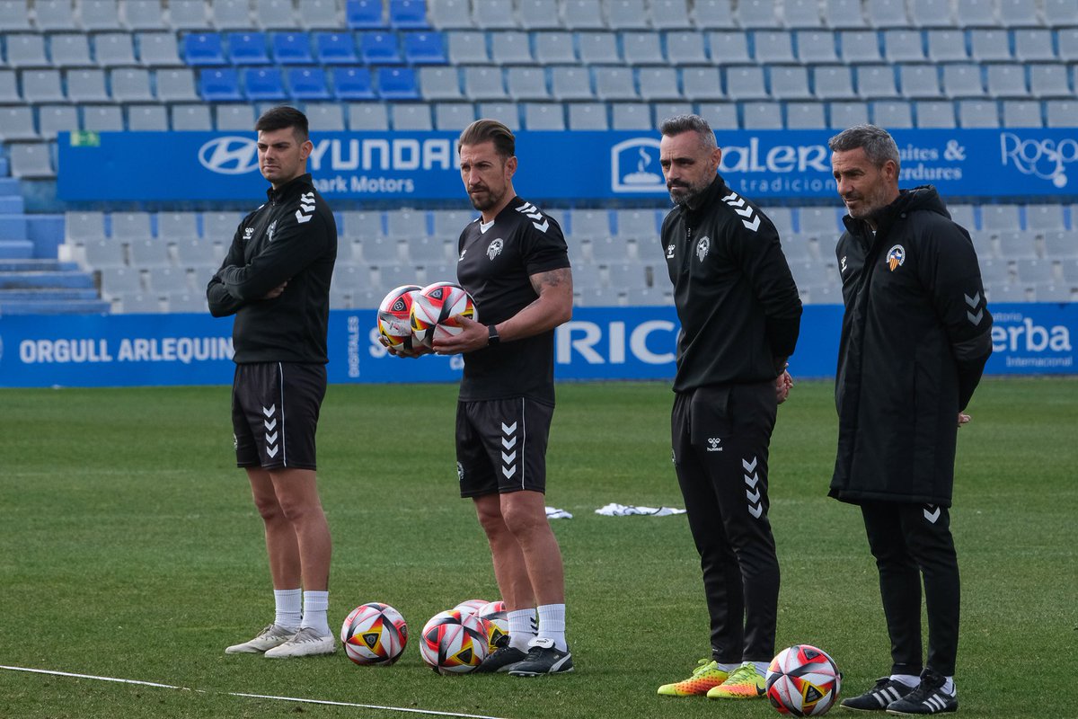 PauTrias01's tweet photo. Ha sido un placer defender estos colores. ⚔️
Arlequinats, siempre seré uno de los vuestros.
HONOR AL SABADELL!!!💙🤍 https://t.co/6lK0TzQ0xd