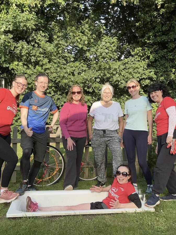 Shrub-a-dub-dub - GoodGymers in a tub! It’s been five months since our Thursday night #Windsor sessions began, and there are lots of exciting volunteer tasks coming up. Live in the Royal Borough? Come and join us! 

#volunteersweek
