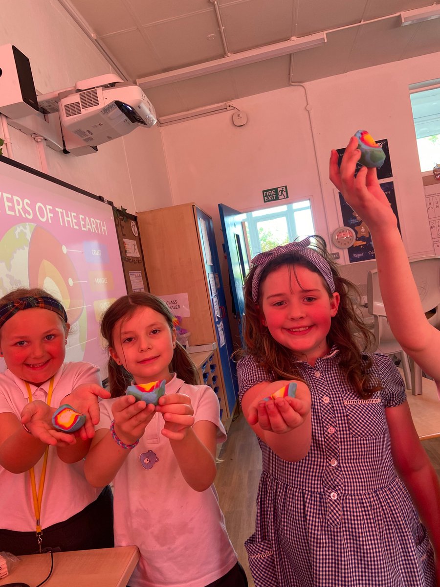 BPSHull's tweet photo. In Geography, 3LG have been making their own Earth models. They cut them open to reveal the different layers and inner core! π#BPSGeography https://t.co/2BO2NQpgV2