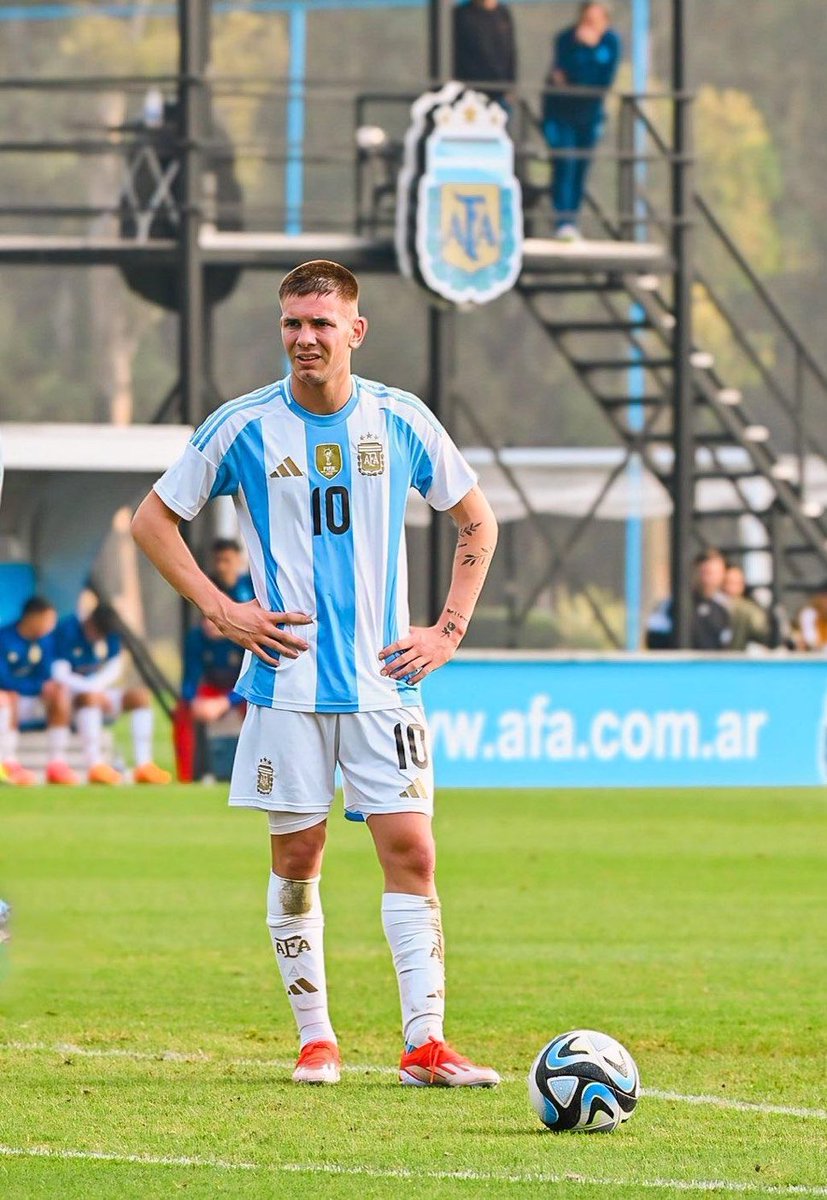 Che igual no le queda tan bien la 10 a Messi eh