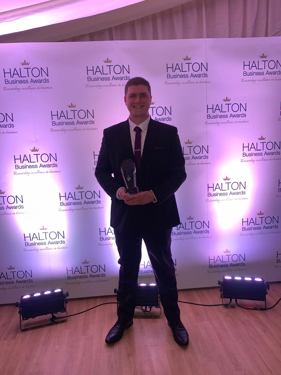 HaltonHousing's tweet photo. Absolutely thrilled that Ash, our Environmental Services Operative, has just won 'Young Person of the Year' award at the #HaltonBizAwards 🥳🤩👏👏👏

A very worthy winner - well done Ash!

#Halton #Awards https://t.co/kzbwjTaZXV