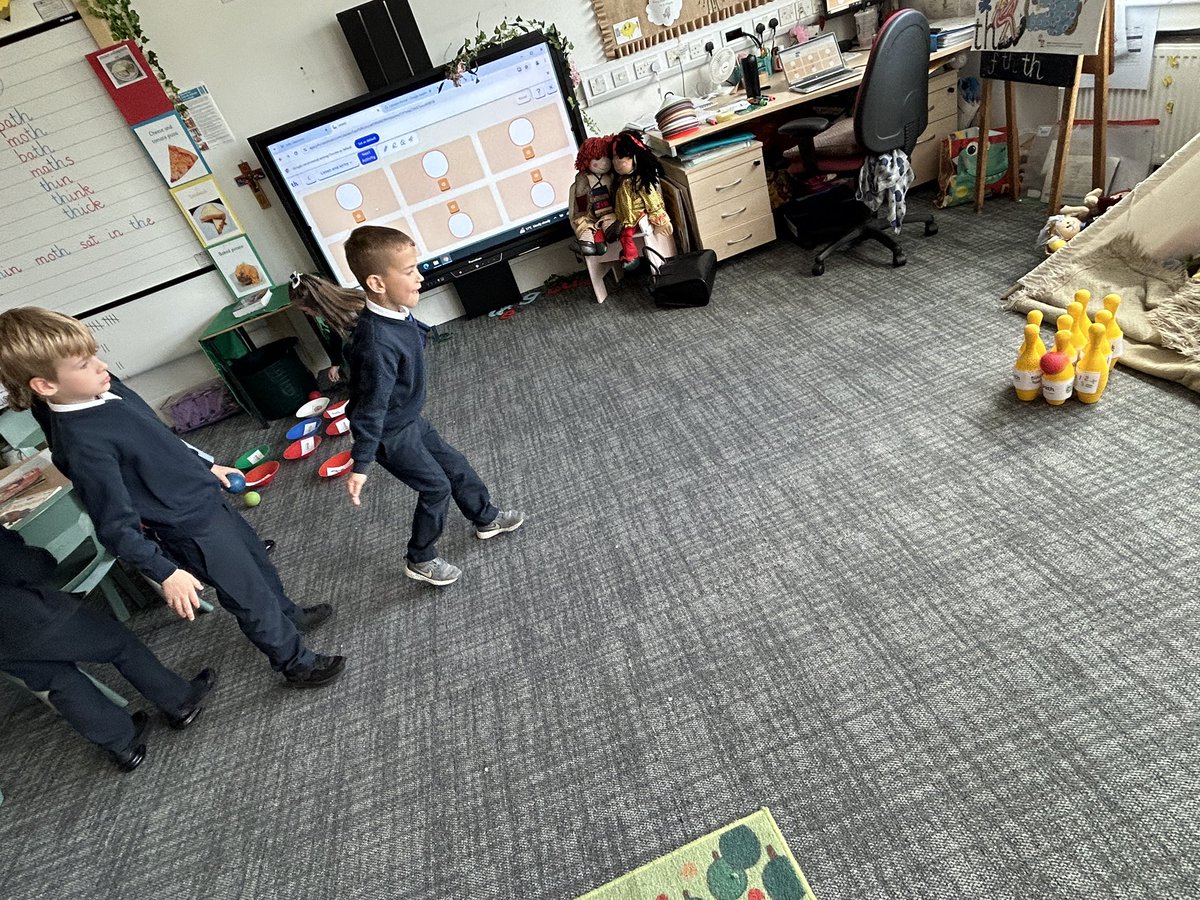 MissBrownSTAnd's tweet photo. P1 have been working so hard on the ‘th’ sound this week! https://t.co/OQvv6xzkla