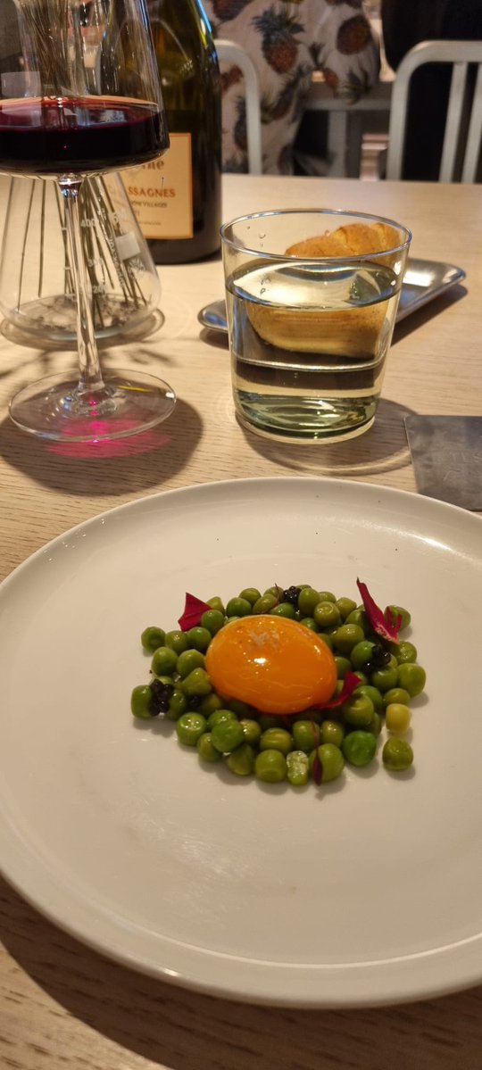 RadioMARCA's tweet photo. En el barco Resilient Lady de @VirginVoyages tienes un T.I a full de comida de calidad, en sus 8 restaurantes y en The Galley
#VirginiaLopez @CruisesNewsMG nos habla maravillas del particular concepto de este barco, con 2 salidas programadas desde 1080€
https://t.co/FRHP5gnQWT https://t.co/wUAz9f7RPN