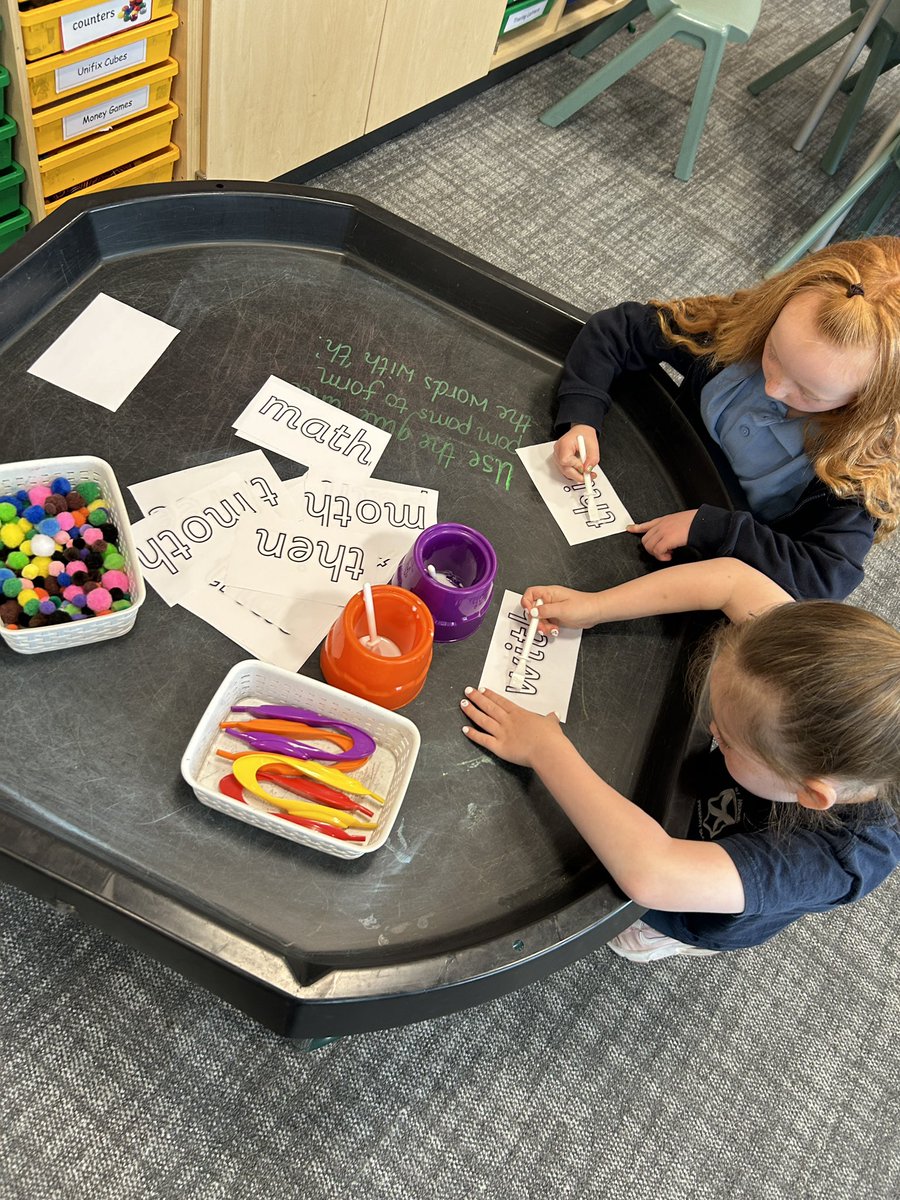 MissBrownSTAnd's tweet photo. P1 have been working so hard on the ‘th’ sound this week! @saintandrewsps @MrsMcCormackP1 https://t.co/8z35OCXsC0