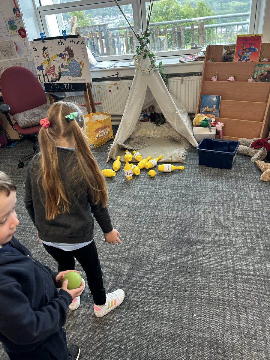 MissBrownSTAnd's tweet photo. P1 have been working so hard on the ‘th’ sound this week! @saintandrewsps @MrsMcCormackP1 https://t.co/8z35OCXsC0