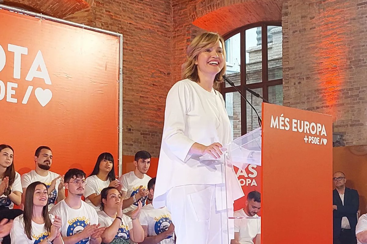 Pilar_Alegria's tweet photo. Somos orgullosamente zurdos y orgullosamente progresistas.

Y el domingo lo vamos a volver a hacer. Vamos a plantar cara con nuestros votos a la derecha y la ultraderecha.

Porque queremos más Europa y España para todas y para todos.

¡Vamos💪❤️! #Votaconlazurda #VotaPSOE https://t.co/wpTa2AdNA1