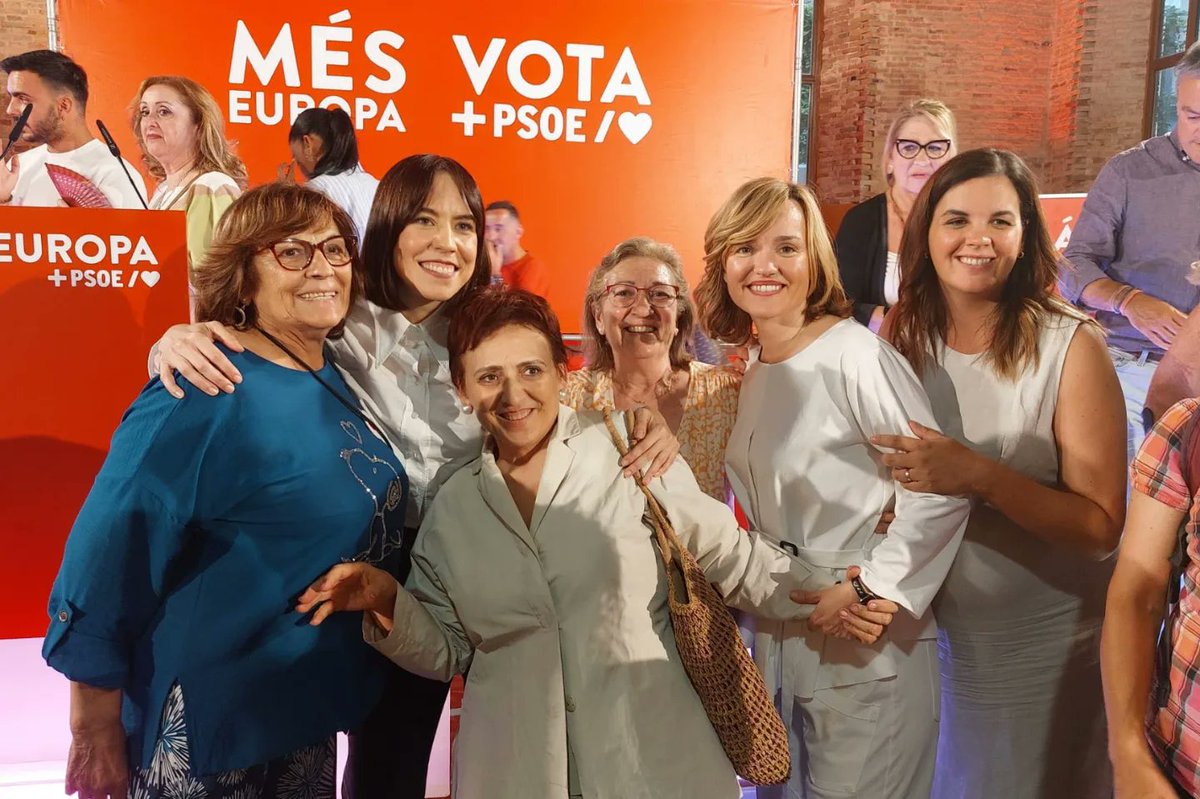Pilar_Alegria's tweet photo. Somos orgullosamente zurdos y orgullosamente progresistas.

Y el domingo lo vamos a volver a hacer. Vamos a plantar cara con nuestros votos a la derecha y la ultraderecha.

Porque queremos más Europa y España para todas y para todos.

¡Vamos💪❤️! #Votaconlazurda #VotaPSOE https://t.co/wpTa2AdNA1