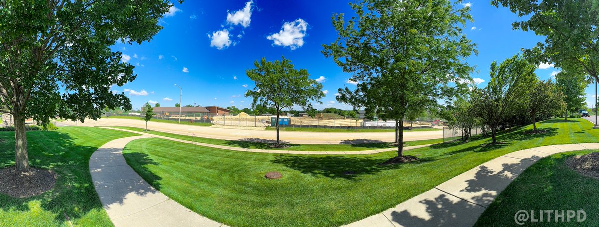 LITHPolice's tweet photo. Today marks the end of 7wks after we broke ground. Things are certainly looking different out there. In the coming weeks the community can expect to see more moving of land, site utilities and preparation for concrete!
#newpฤ #ConstructionNews #lithpd #lakeinthehills https://t.co/MhXWsQN14m