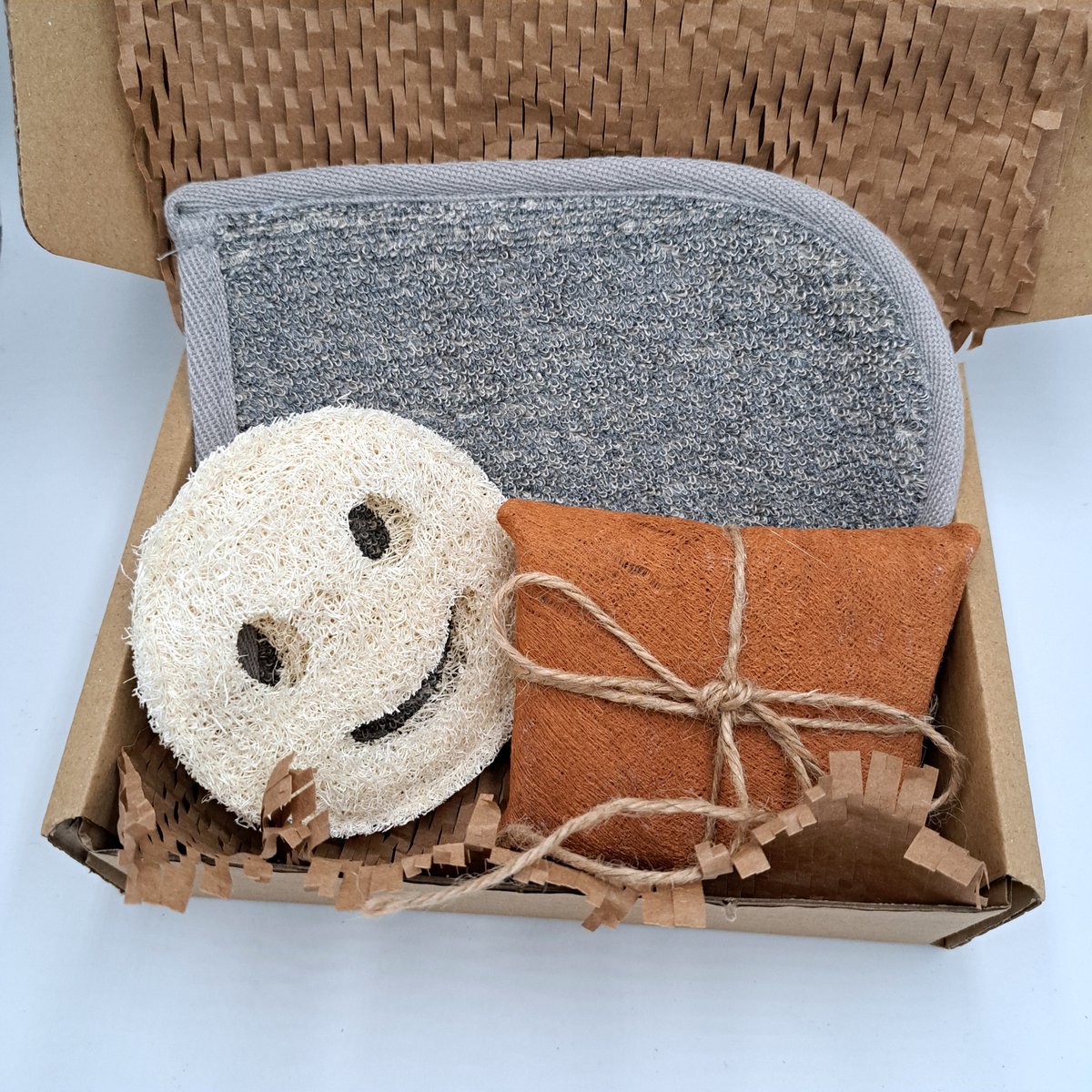 AfriArtisan's tweet photo. Get this Charcoal Scrub Up Natural Wellness Gift Wrapped with Barkcloth 

https://t.co/hZSQahff0V via @Etsy 

#naturalsoap #soap #handmadesoap #skincare #handmade #natural #HandmadeHour #shopindie #etsygift #UKGiftHour #CraftBizParty #shopsmall #ukmakers

https://t.co/TrOBM5DUU8 https://t.co/O3S7Kxnfbp