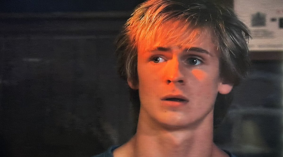 QAFBrianJustin's tweet photo. Jake sees Finn getting “acquainted” at shots o’clock with Barb. King of facial acting! #GH #JakeFF #LiasonBaby @hudsonwest https://t.co/EYn0aHJa70