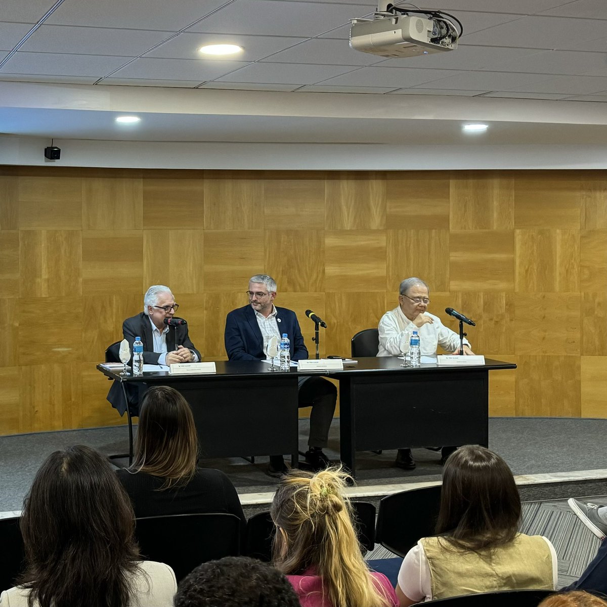 Elize Massard (@emassard) on Twitter photo Evento importante para debater saúde no Brasil com <a href="/PauloLotufo/">Paulo Lotufo</a> e <a href="/Adriano_Massuda/">Adriano Massuda</a> <a href="/FGV_EAESP/">FGV EAESP</a> Evento importante para debater saúde no Brasil com <a href="/PauloLotufo/">Paulo Lotufo</a> e <a href="/Adriano_Massuda/">Adriano Massuda</a> <a href="/FGV_EAESP/">FGV EAESP</a>