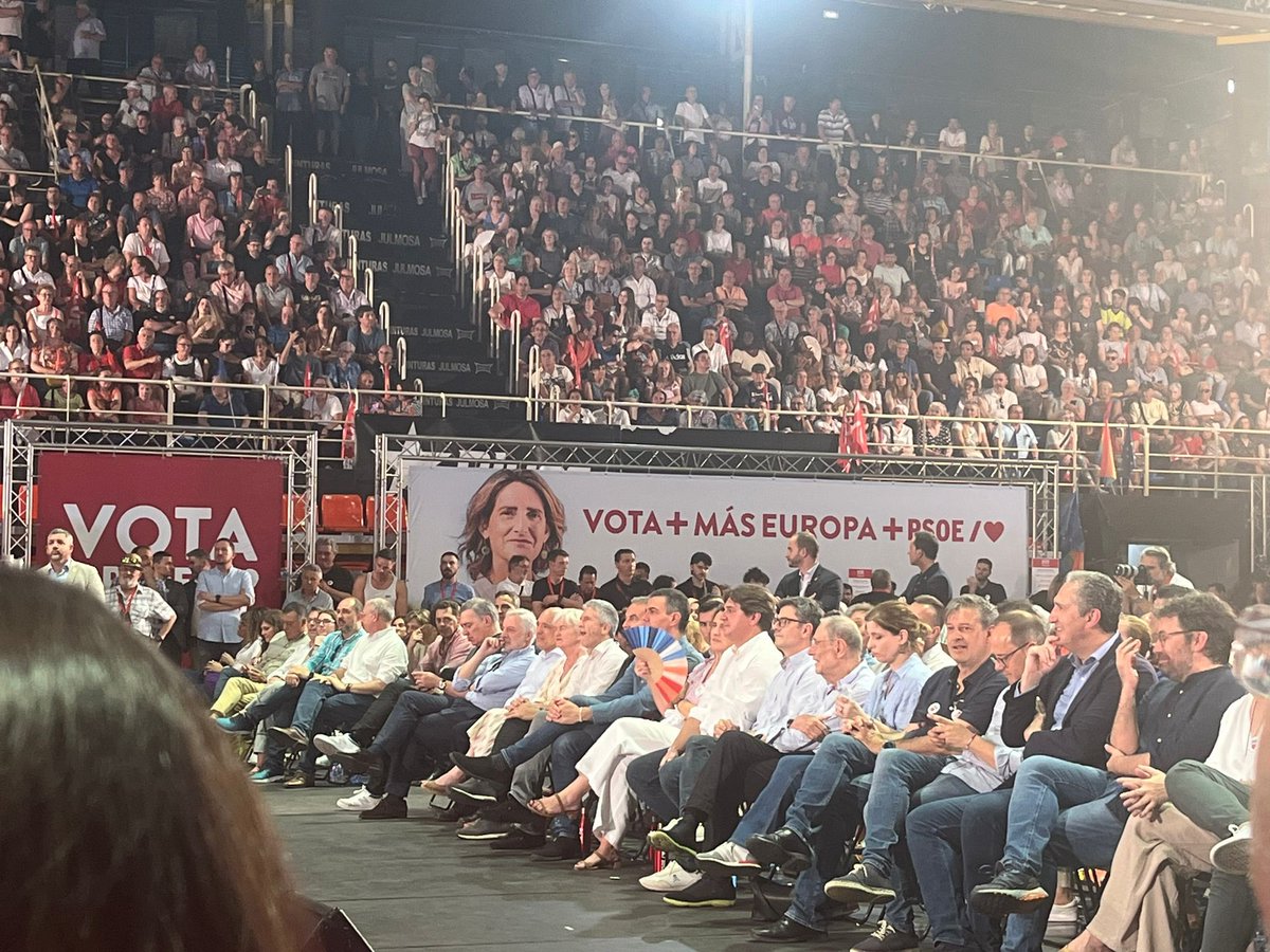 Este domingo hay dos opciones: votar progreso, más derechos sociales, la defensa de la igualdad y una política que mira por los ciudadanos y ciudadanas o una derecha y ultraderecha que defiende el retroceso social y económico y los intereses de los más privilegiados.

#masEuropa