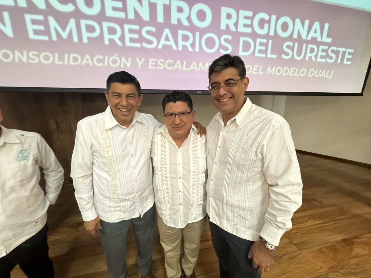 moisescvilla's tweet photo. Excelente día #Oaxaca
Agradezco la invitación de Secretario de @DesEconomicoOax @RaulRuizRobles al encuentro regional con empresarios del sureste, donde es de gran interés para nuestro Sr Gobernador Ing @salomonj y convencido de la importancia del programa de #educaciondual en el estado de Oaxaca para así impulsar el tema #coneducacionhaydesarollo