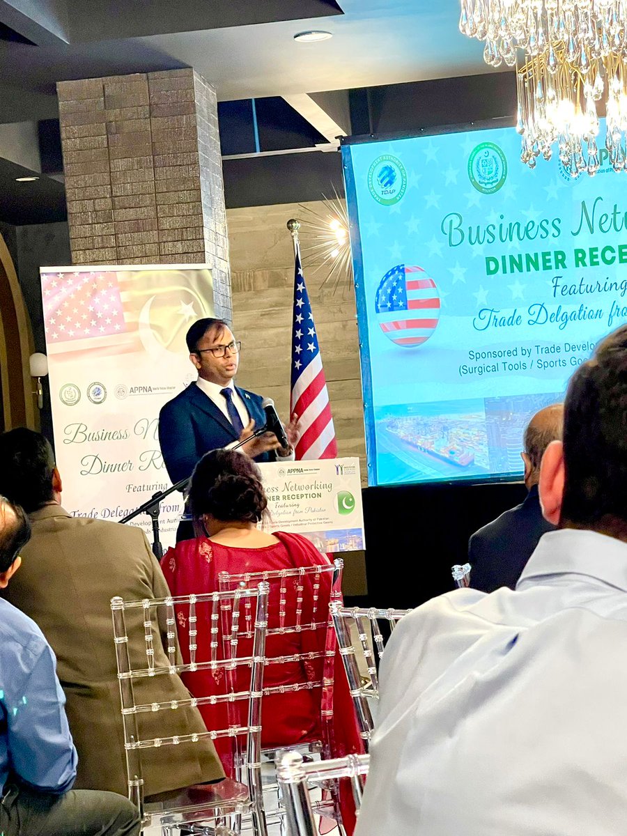 SalmanR23620569's tweet photo. The visit ended with the event organized by Consulate General of Pakistan at Houston, Houston Karachi Sister cities association and Appna association. Delegates displayed their products to businessmen from Texas and appreciated efforts of Sialkot chamber and TDAP. https://t.co/0f1IcTOkaN