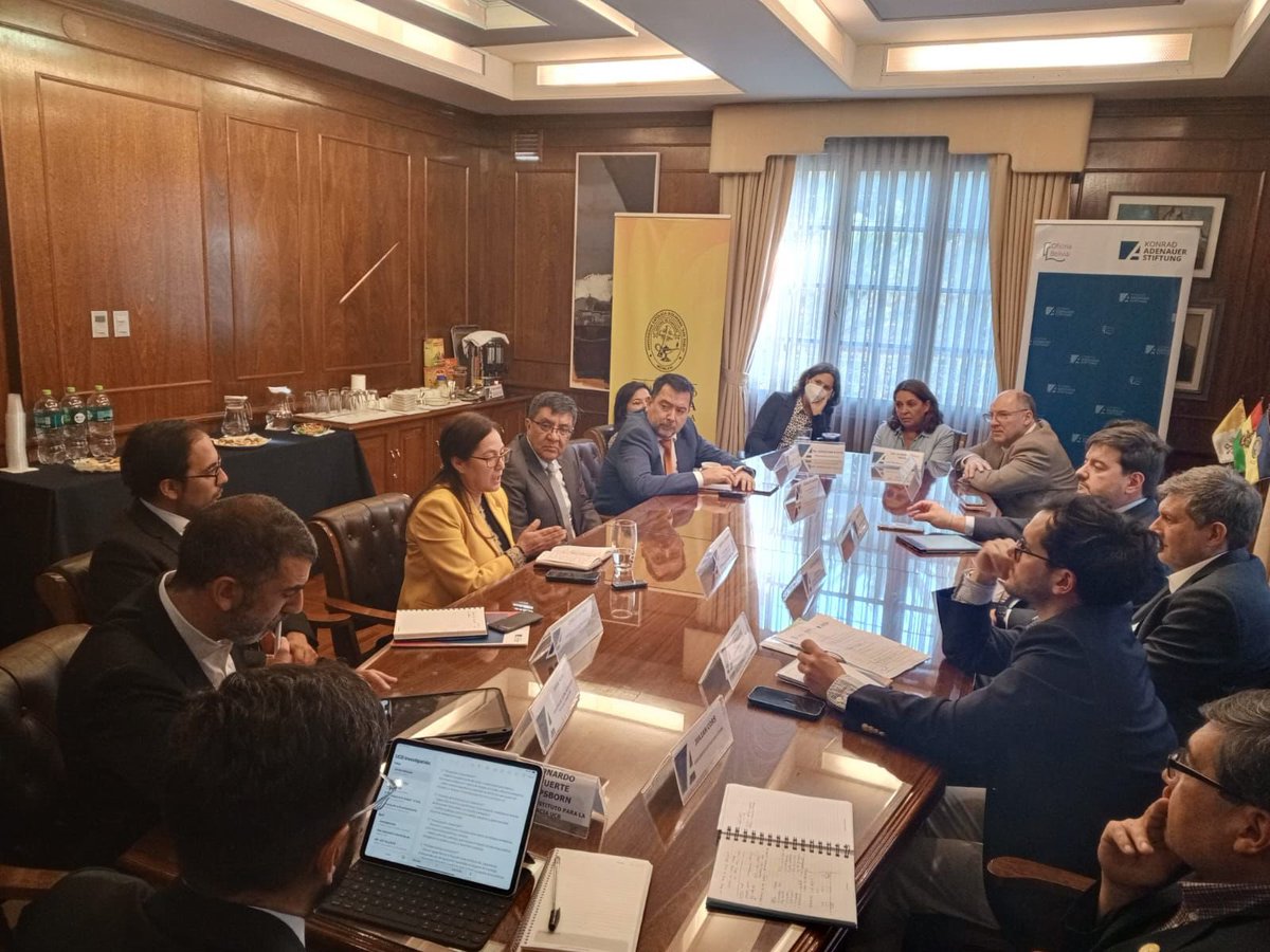 CEIUC (@cei_uc) on Twitter photo #Noticias 🇧🇴🇨🇱| El <a href="/cei_uc/">CEIUC</a> continúa su participación en las jornadas “Cooperación Bolivia 🇧🇴 - Chile 🇨🇱 con mirada de futuro”, junto a a <a href="/KAS__Bolivia/">KAS-Bolivia</a>, <a href="/Kas_Chile/">KAS Chile</a> y la <a href="/UCatolicaSC/">UCB - Sede Santa Cruz</a> #Noticias 🇧🇴🇨🇱| El <a href="/cei_uc/">CEIUC</a> continúa su participación en las jornadas “Cooperación Bolivia 🇧🇴 - Chile 🇨🇱 con mirada de futuro”, junto a a <a href="/KAS__Bolivia/">KAS-Bolivia</a>, <a href="/Kas_Chile/">KAS Chile</a> y la <a href="/UCatolicaSC/">UCB - Sede Santa Cruz</a>