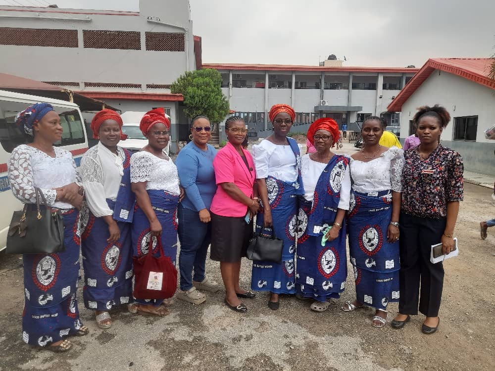 Fbcikeja1's tweet photo. We are Stewards!
Yes! 
Pictures from the Stewardship Outreach of the WMS, First Baptist Church Ikeja. 
Location: General Hospital, Orile Agege, Lagos.
Toiletries were given to patients and there was a donation to assist a baby on continous oxygen therapy.
God bless our mothers! https://t.co/EFuP2owsBT