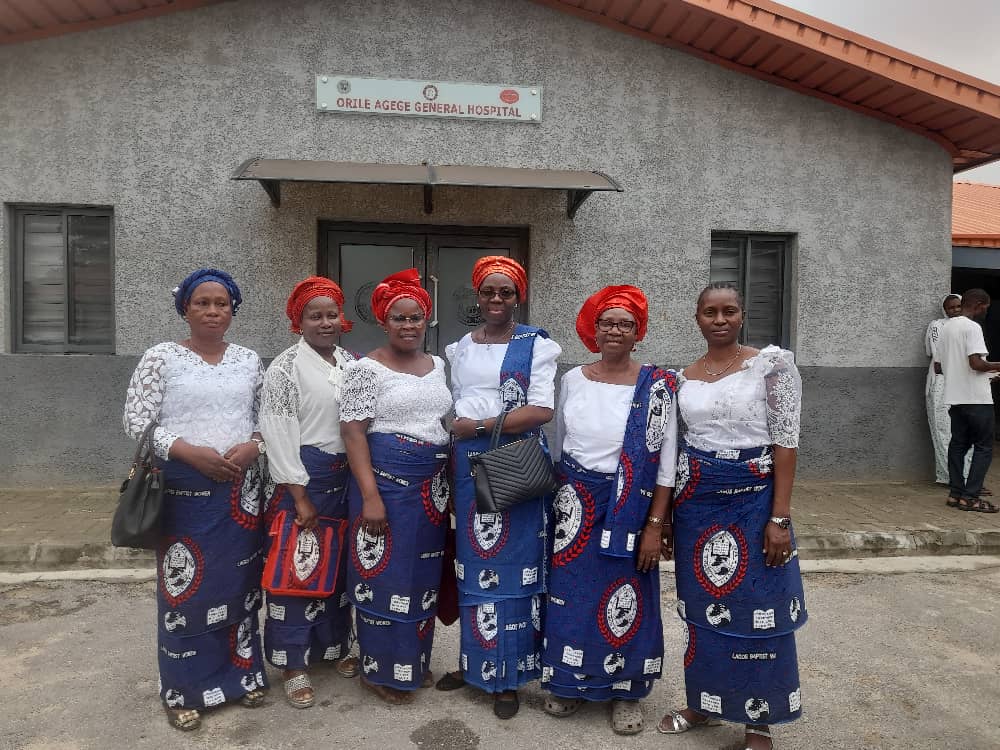 Fbcikeja1's tweet photo. We are Stewards!
Yes! 
Pictures from the Stewardship Outreach of the WMS, First Baptist Church Ikeja. 
Location: General Hospital, Orile Agege, Lagos.
Toiletries were given to patients and there was a donation to assist a baby on continous oxygen therapy.
God bless our mothers! https://t.co/EFuP2owsBT