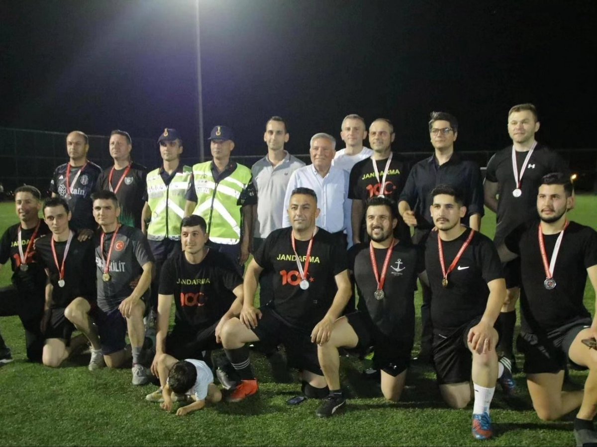 GSB_Denizli's tweet photo. Dereceye giren takım ve sporculara ödülleri İlçe Kaymakamı Serkan Kaya, İlçe Belediye Başkanı Yüksel Kepenek, Gençlik ve Spor İlçe Müdürü Pelin Yalçın, Okul Sporları Şube Müdürü Erdem Aydın ve Spor Faaliyetleri Şube Müdürü Mahmut Kuruoğlu tarafından takdim edildi.🎖️🏆 https://t.co/pF1QH1QrRC