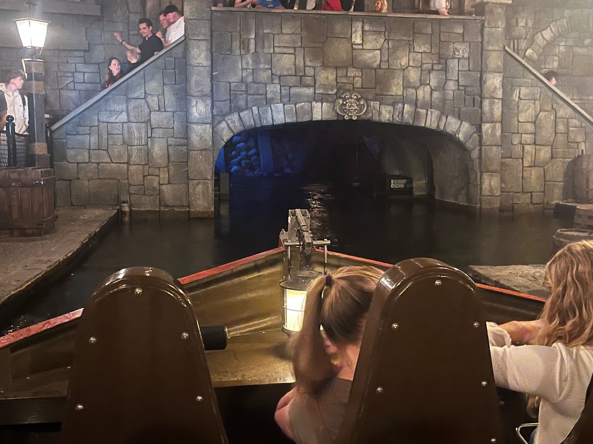 bart_km1's tweet photo. @NielsKooyman hier moet even naar gekeken worden @Efteling https://t.co/OZjrEpjyhe