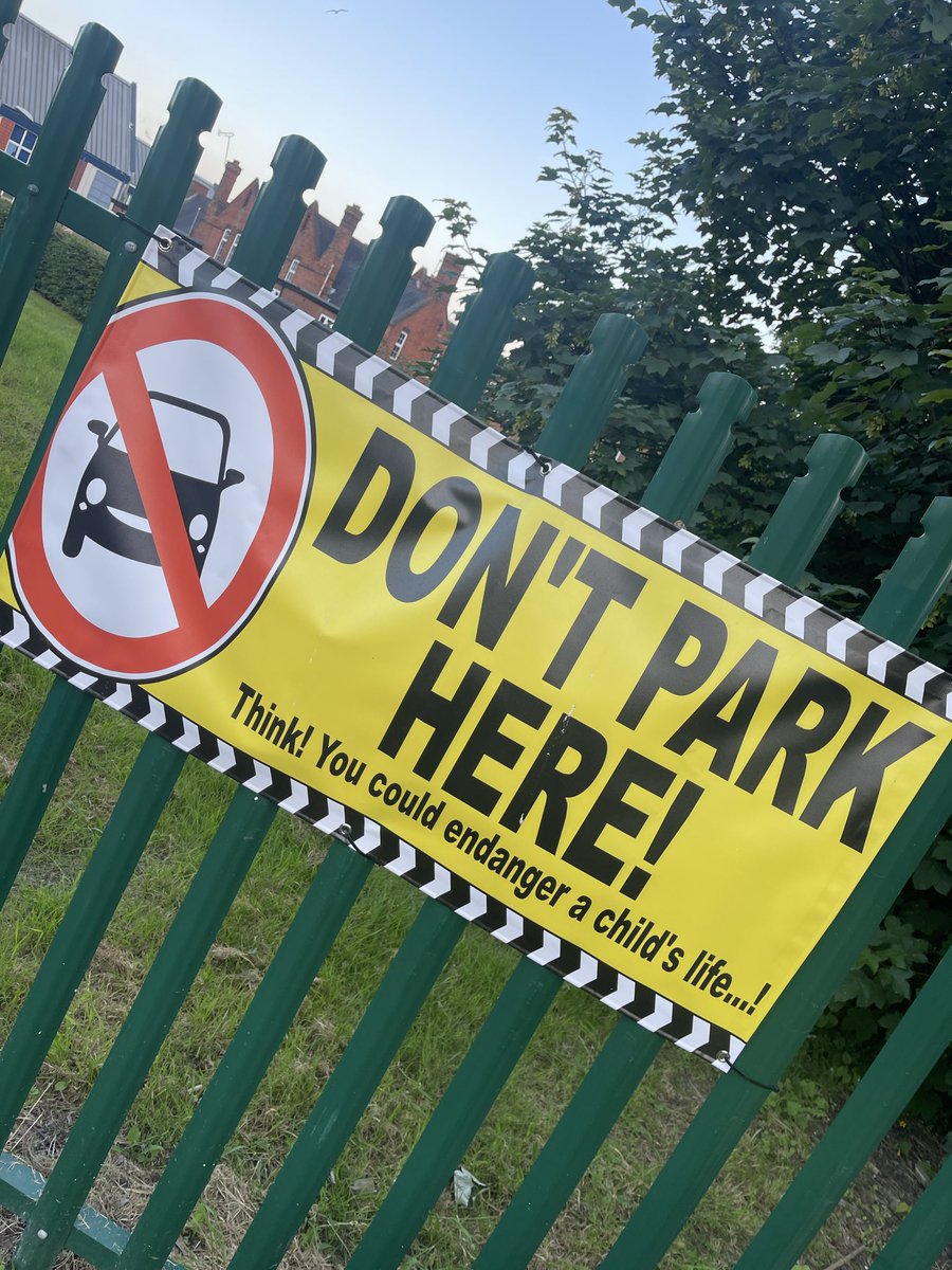 tiny_designer's tweet image. Don’t park here banners ##schools #safety
